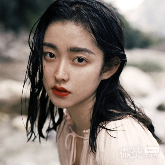 微信酷酷的迷人女生头像