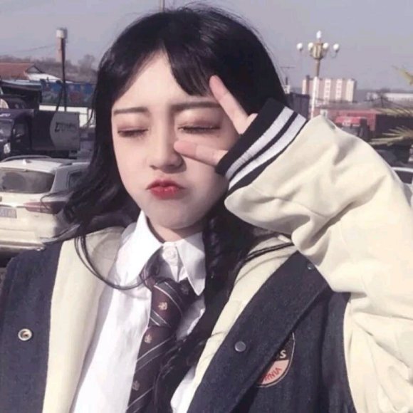 洒脱深沉长发微信女生头像