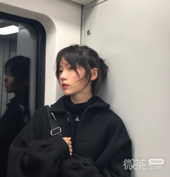 微信酷酷的迷人女生头像