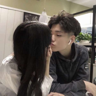 真人一对微信最火情头