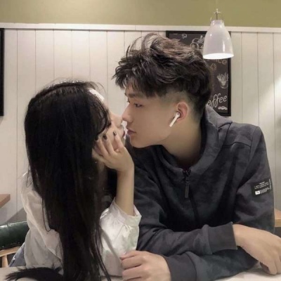 真人一对微信最火情头