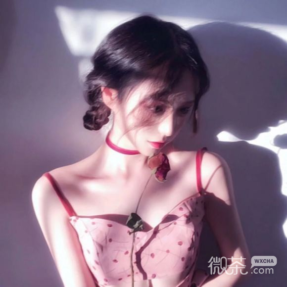 微信长发性感阳光女生头像