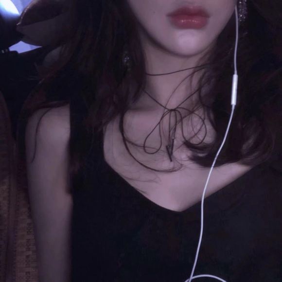 成熟长发最潮女生头像