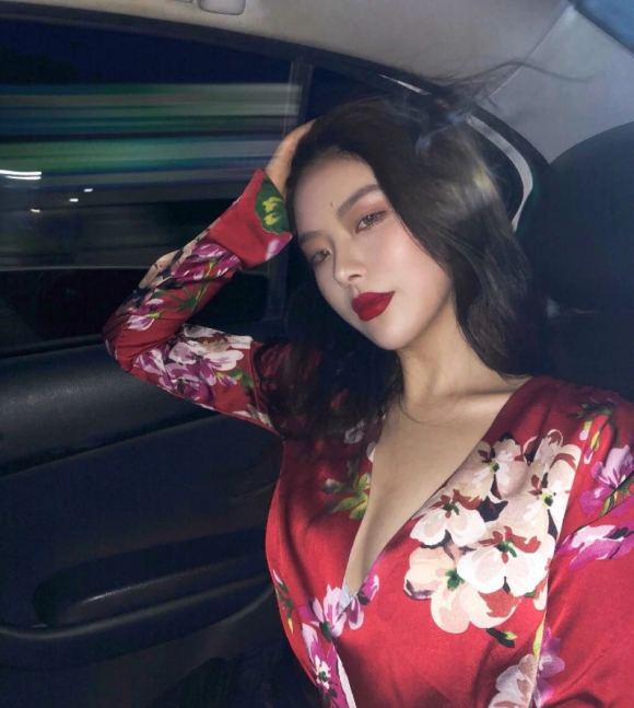 微信深沉成熟女生头像