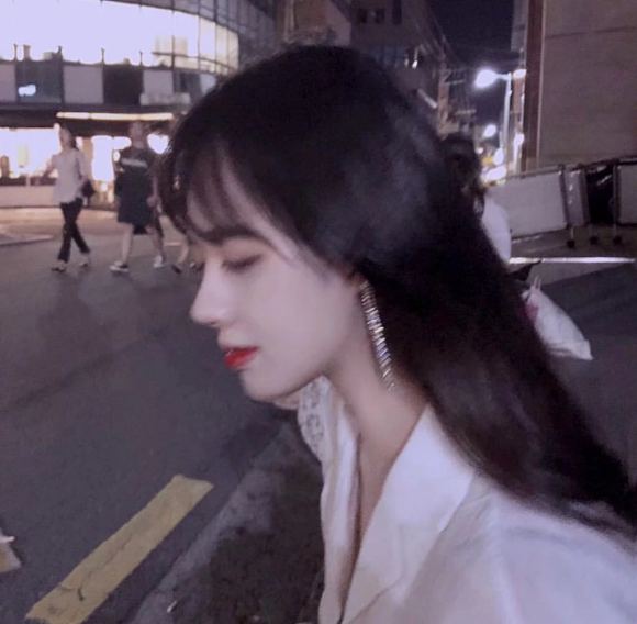 微信深沉成熟女生头像