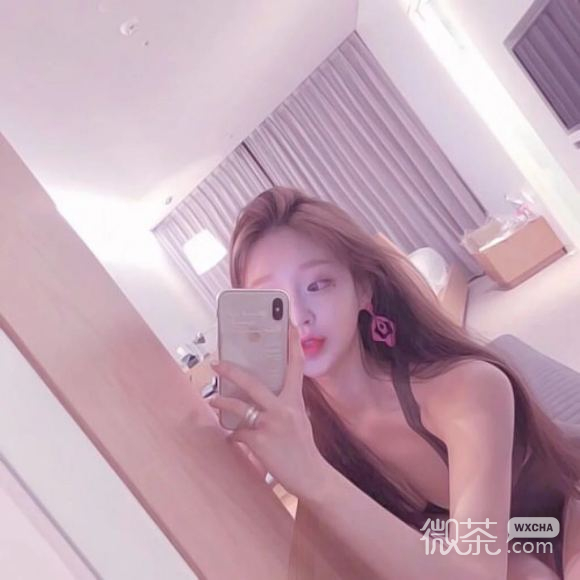 微信长发性感阳光女生头像