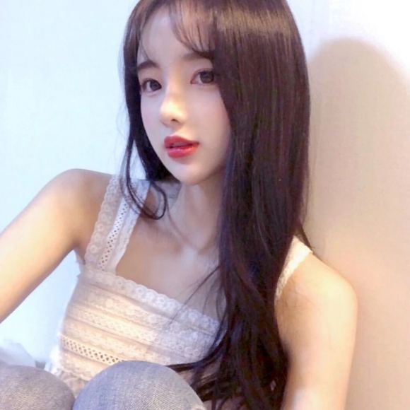 微信深沉成熟女生头像