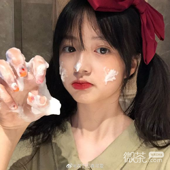 微信简单文艺时尚女生头像