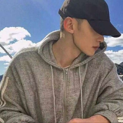 伤感意境深沉男生头像