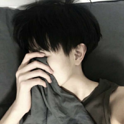 伤感意境深沉男生头像