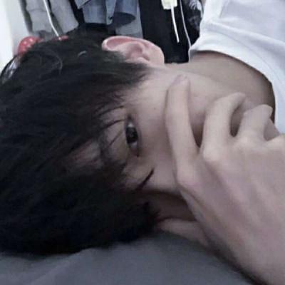 伤感意境深沉男生头像