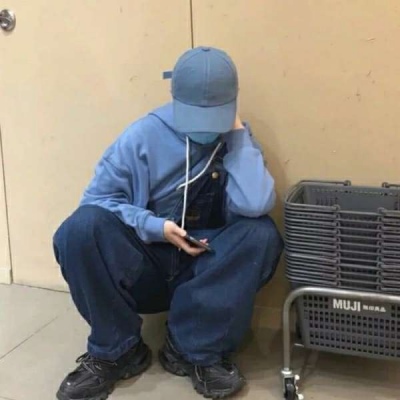 伤感意境深沉男生头像