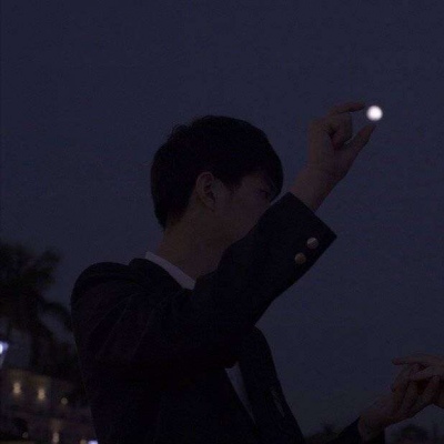 伤感意境深沉男生头像