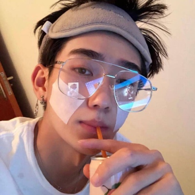 超拽韩范文艺男生头像