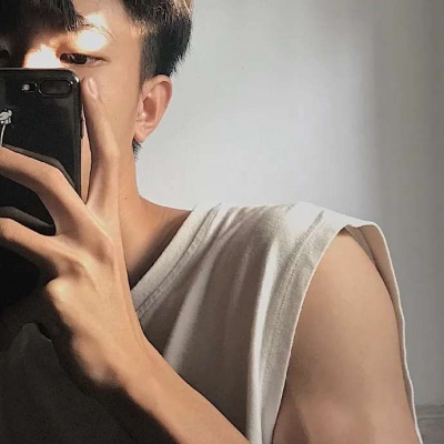 高冷超拽霸气猛男头像