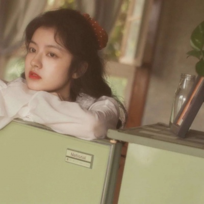 唯美绿色系治愈背景图