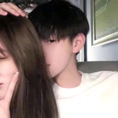 唯美真人恩爱情头一对两张