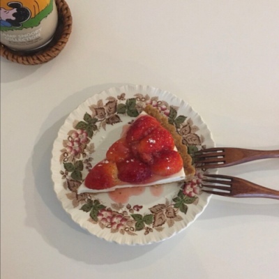 红色系治愈唯美食物背景图