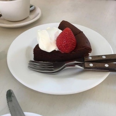 红色系治愈唯美食物背景图