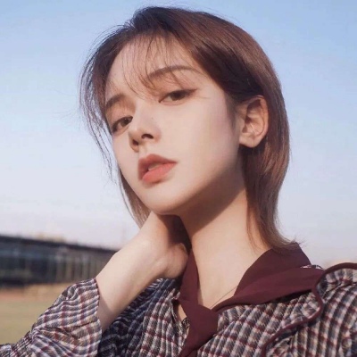 微信阳光女神长发女生头像