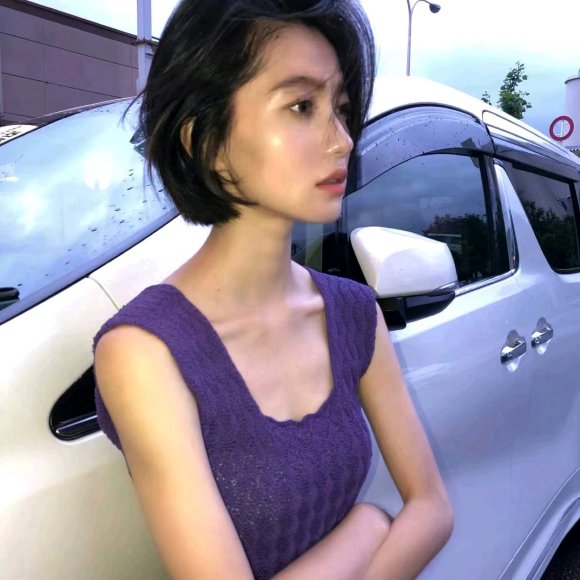 文艺最潮洒脱阳光女生头像