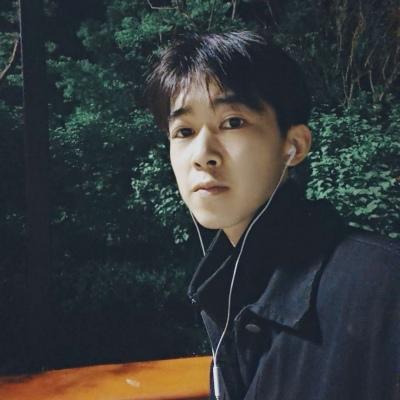 成熟伤感文艺范男生头像