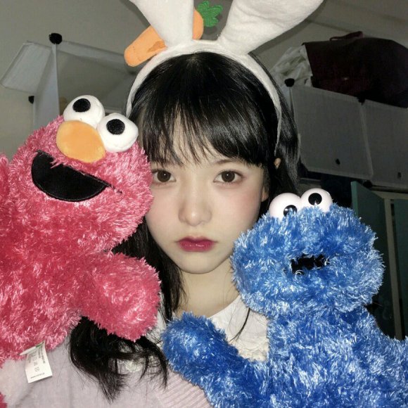 文艺最潮洒脱阳光女生头像