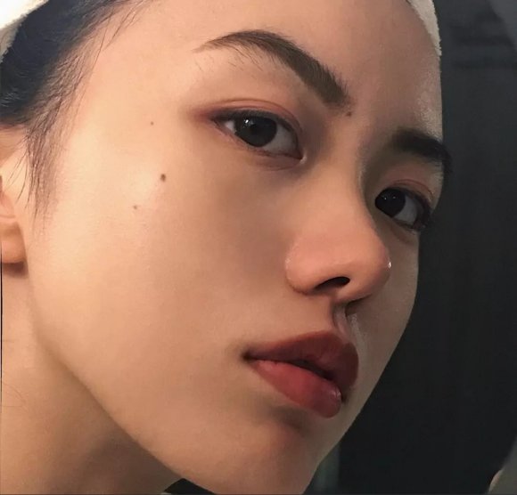 文艺最潮洒脱阳光女生头像