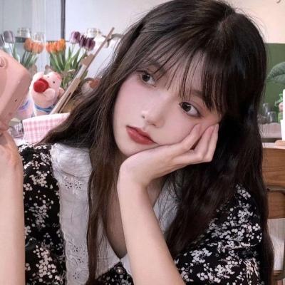 微信阳光女神长发女生头像