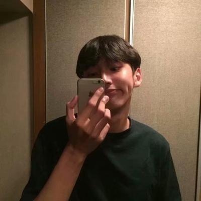 成熟伤感文艺范男生头像