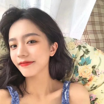 微信阳光女神长发女生头像