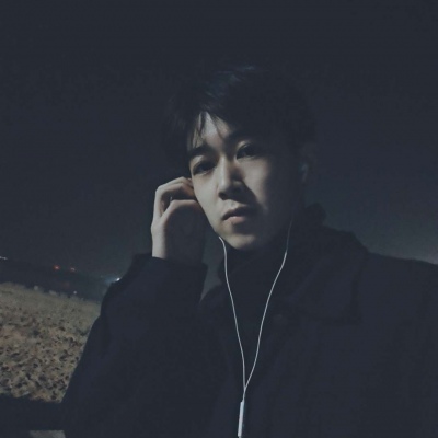 成熟伤感文艺范男生头像