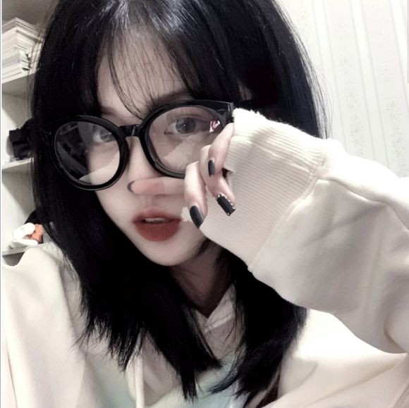 清新洒脱文艺微信女生头像