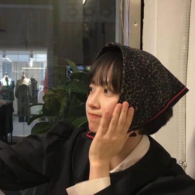 小清新短发可爱另类女生头像