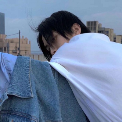 小清新短发可爱另类女生头像