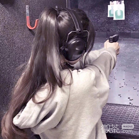 俏皮文艺深沉女生头像
