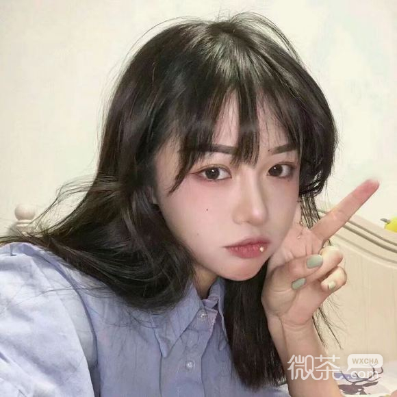 洒脱文艺长发微信女生头像