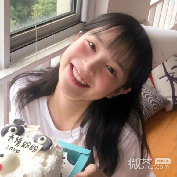洒脱文艺长发微信女生头像