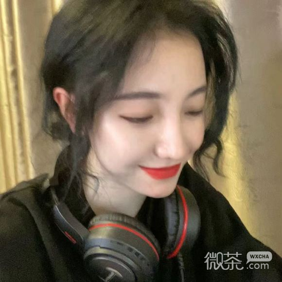 洒脱文艺长发微信女生头像