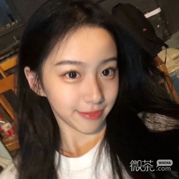 洒脱文艺长发微信女生头像
