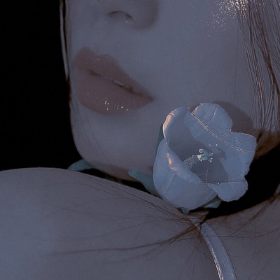 意境白色与众不同禁欲背景图