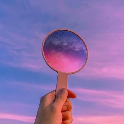 个性梦幻唯美紫色天空背景图