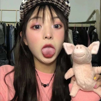 病女高冷搞怪女生头像