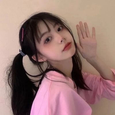 病女高冷搞怪女生头像