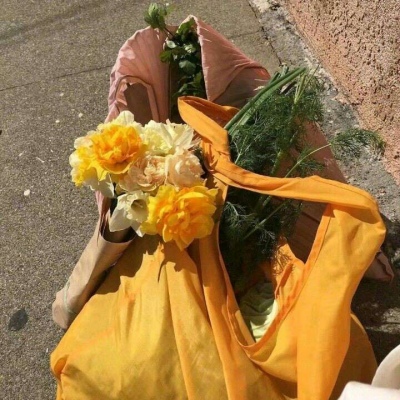 黄色唯美意境小清新背景图