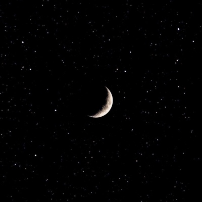 ins唯美黑色系月亮星空背景图