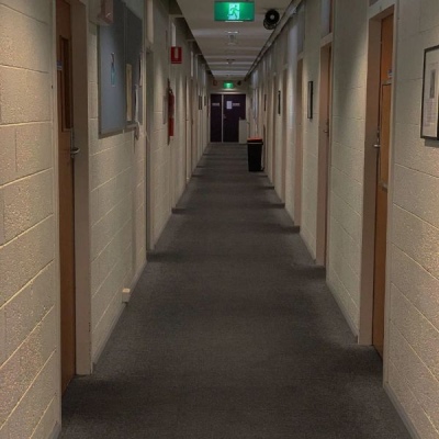 简约橘色系朋友圈背景图