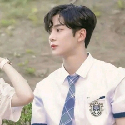 非主流可爱动漫真人一对两张情侣头像