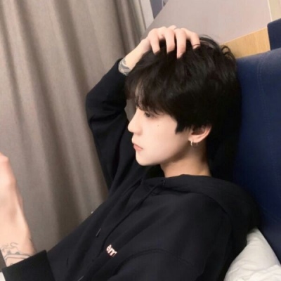 伤感颓废深沉男生头像