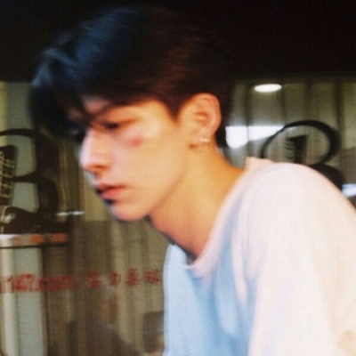 伤感颓废深沉男生头像